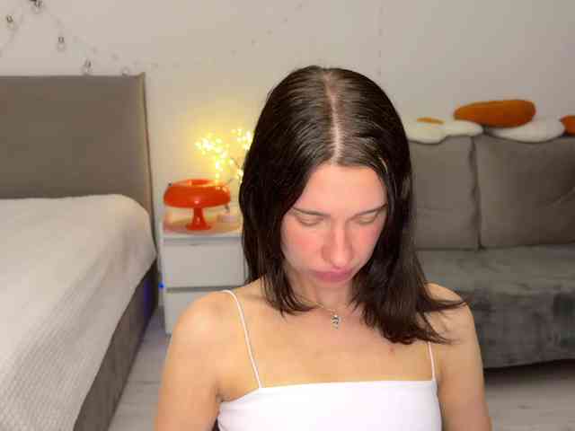 KiraLeo webcam