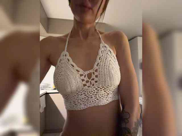 KiraLeo webcam