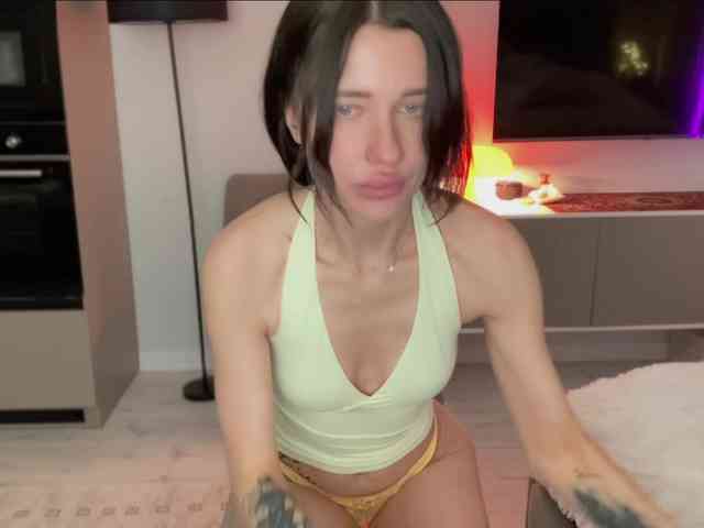 KiraLeo webcam