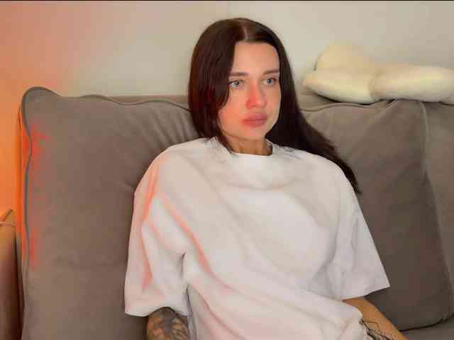 KiraLeo webcam