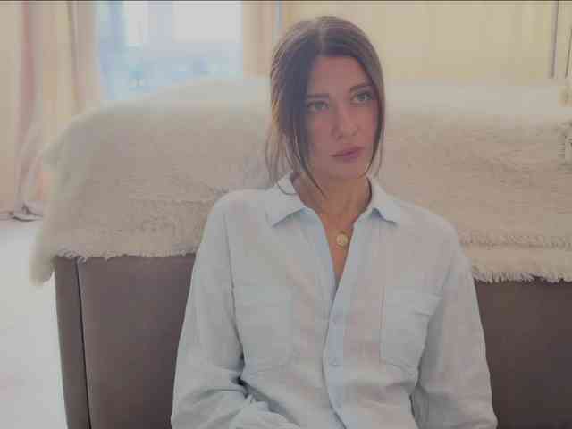 KiraLeo webcam
