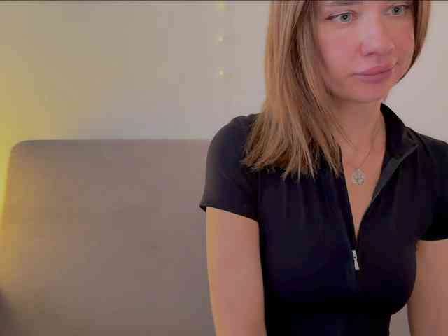 KiraLeo webcam