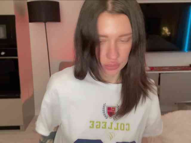 KiraLeo webcam
