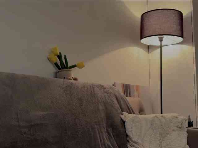 KiraLeo webcam