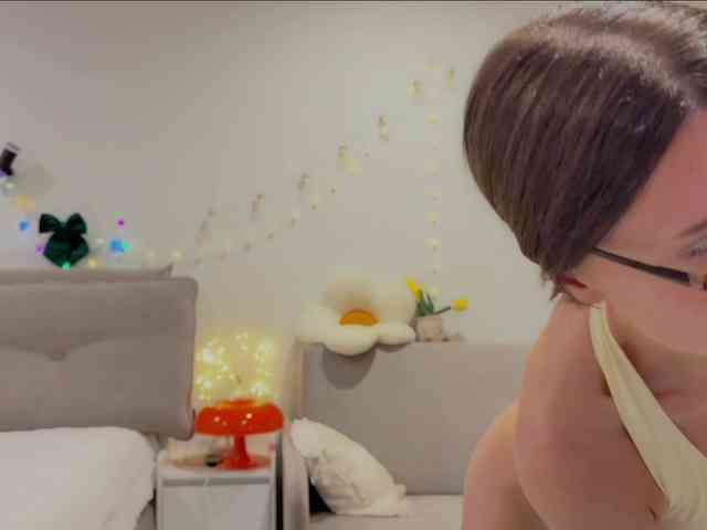 KiraLeo webcam