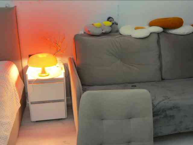 KiraLeo webcam