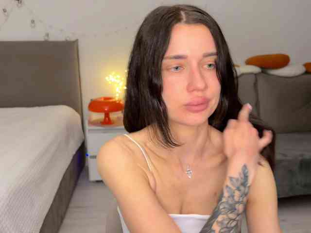 KiraLeo webcam