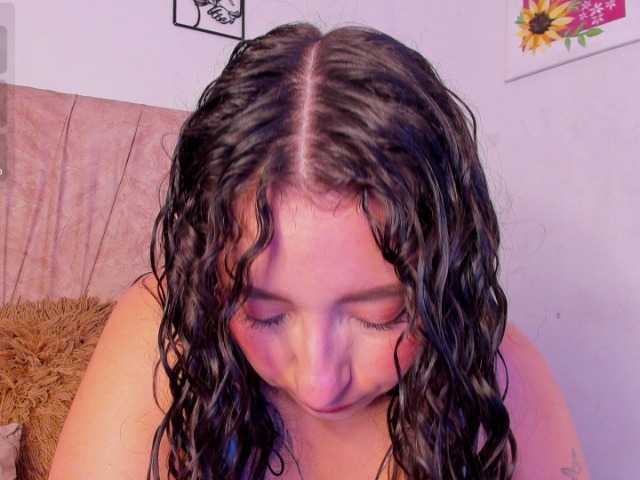 sweet-cris live cam on BongaCams