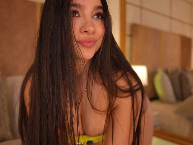 lyrabellini's BongaCams show and profile