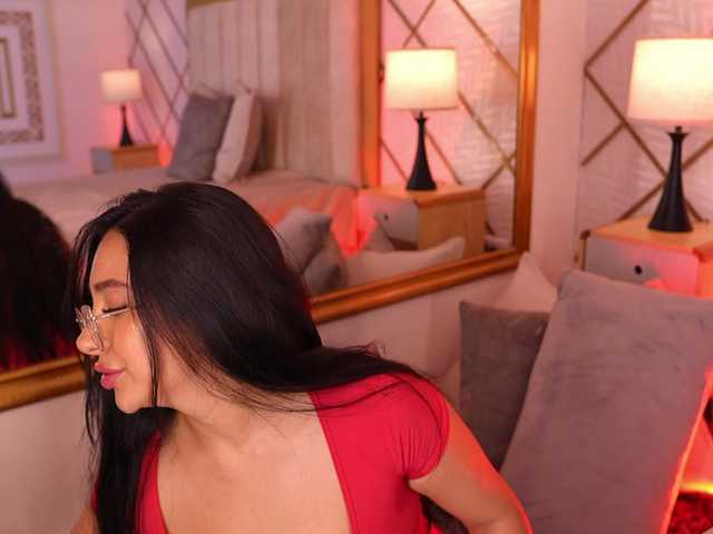 lyrabellini live cam on BongaCams