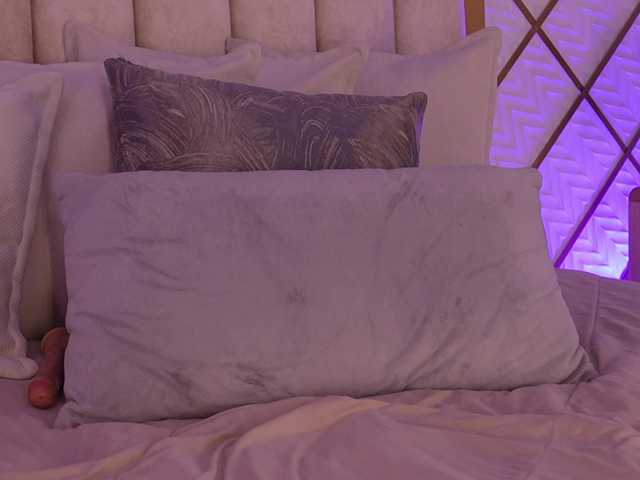 lyrabellini live cam on BongaCams