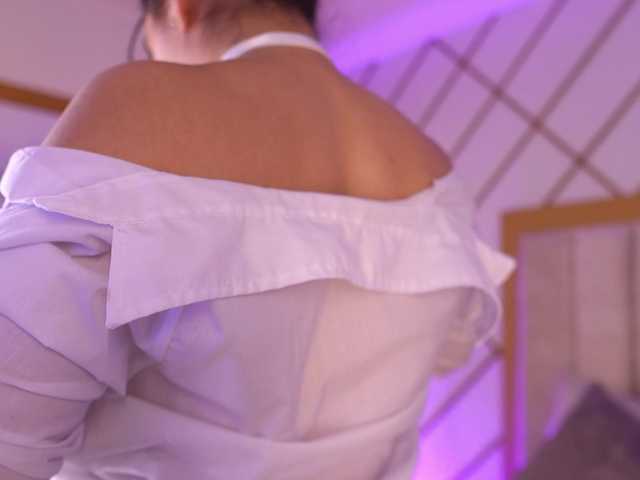 lyrabellini live cam on BongaCams