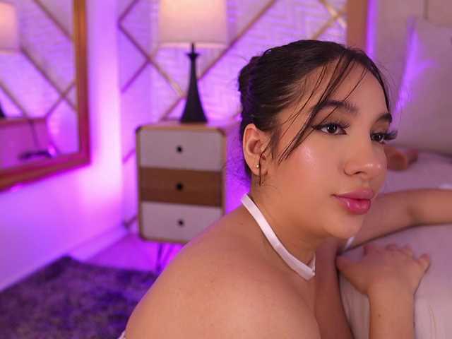 lyrabellini live cam on BongaCams
