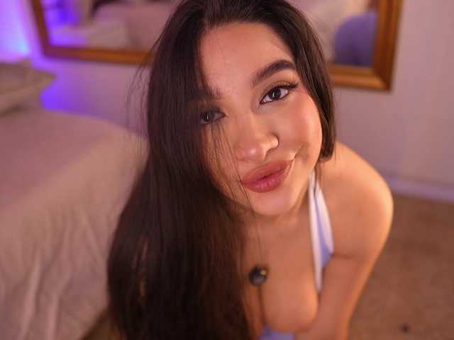lyrabellini live cam on BongaCams