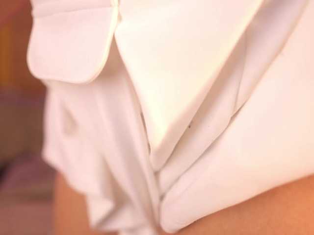 lyrabellini's BongaCams show and profile