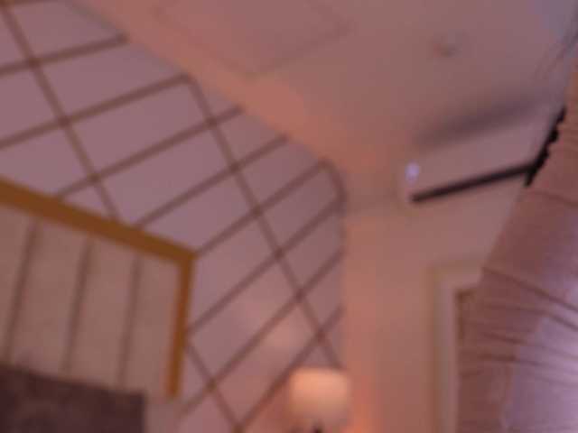 lyrabellini live cam on BongaCams