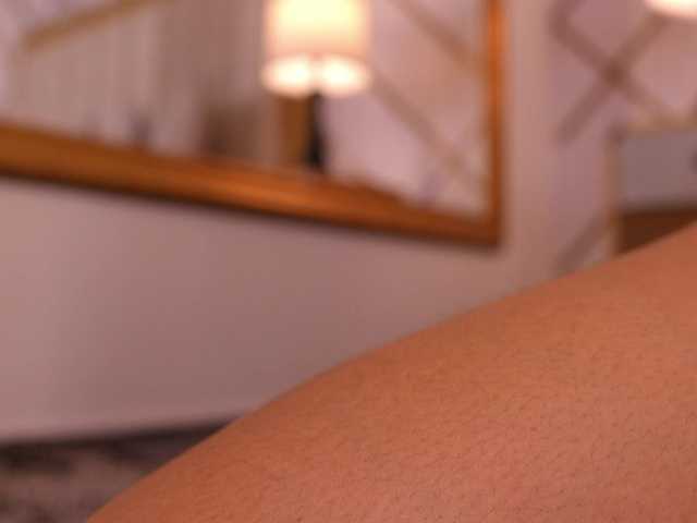 lyrabellini live cam on BongaCams