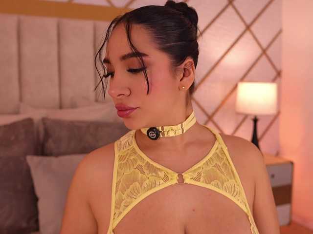 lyrabellini live cam on BongaCams