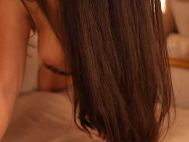 lyrabellini's BongaCams show and profile