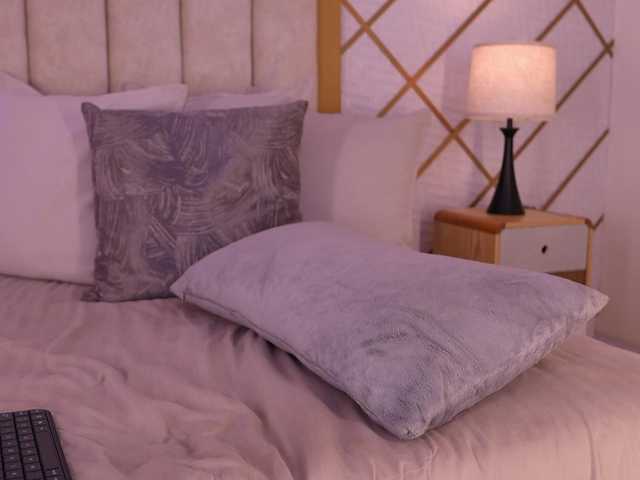 lyrabellini live cam on BongaCams