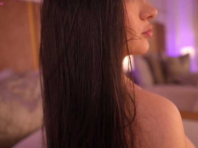 lyrabellini live cam on BongaCams