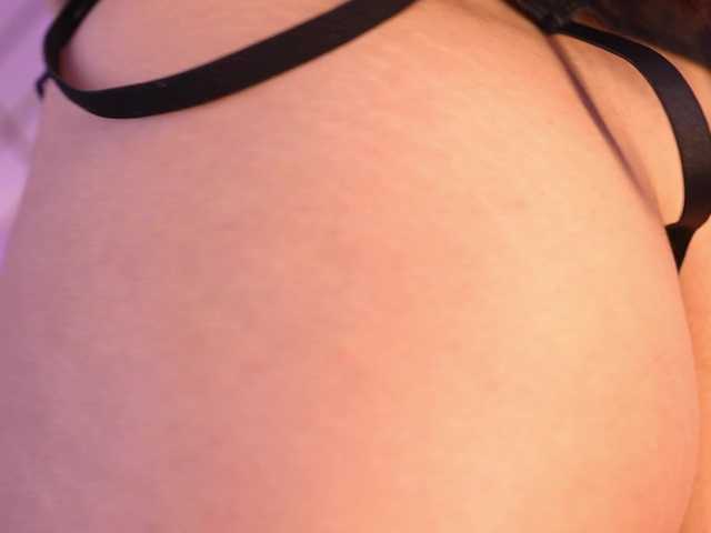lyrabellini live cam on BongaCams