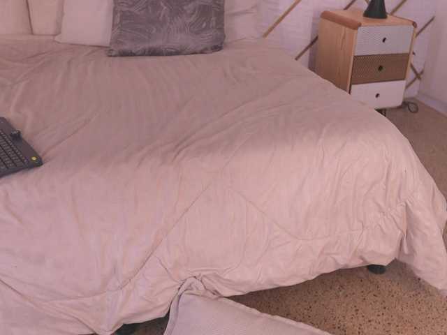 lyrabellini live cam on BongaCams