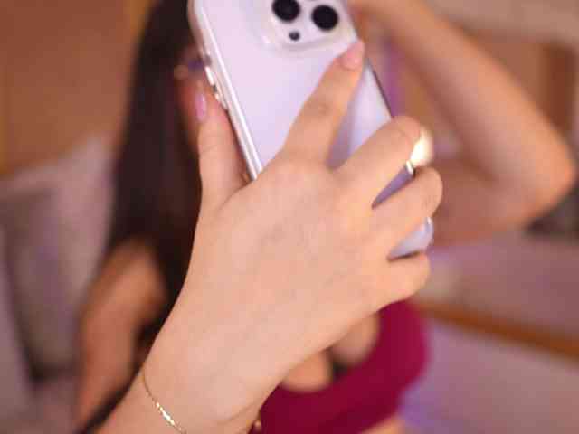 lyrabellini webcam