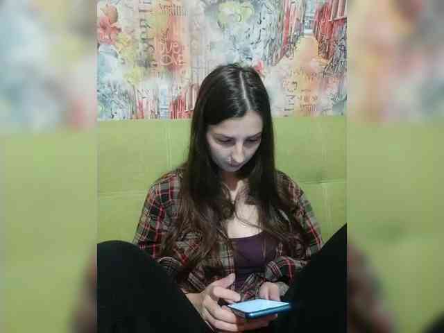 Avrori Live Webcam on BongaCams