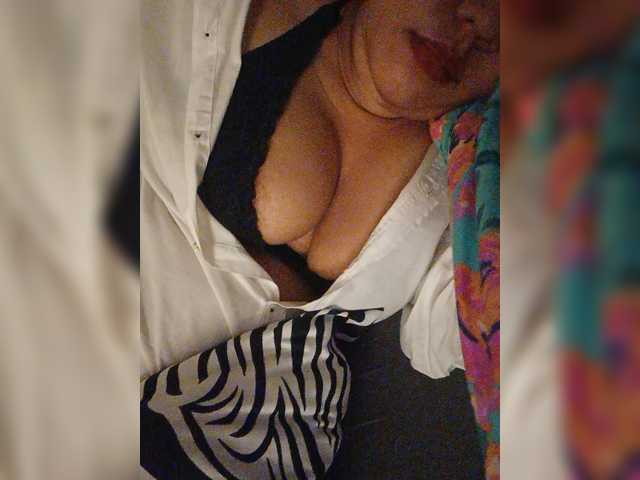 DianeHansen10 live cam on BongaCams