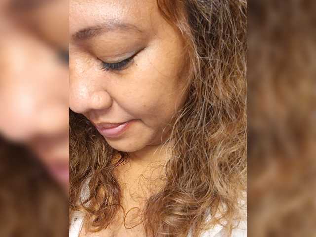 DianeHansen10 live cam on BongaCams