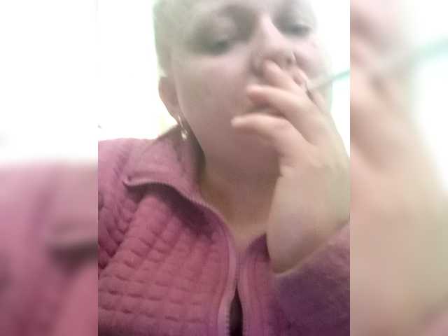 EmmaXlove's BongaCams show and profile