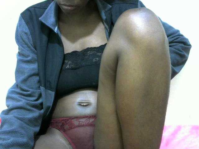Ebonyslim live cam on BongaCams