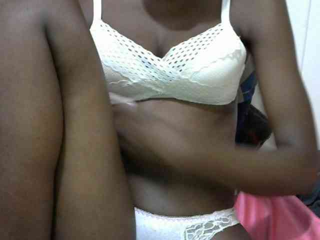Ebonyslim webcam