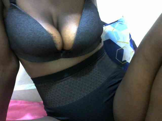 Ebonyslim webcam