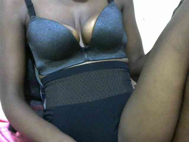 Ebonyslim webcam