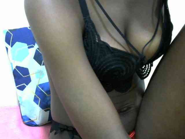 Ebonyslim webcam