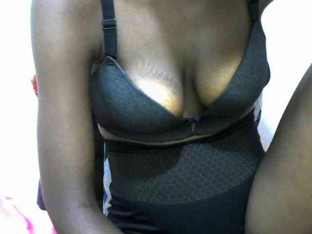 Ebonyslim webcam