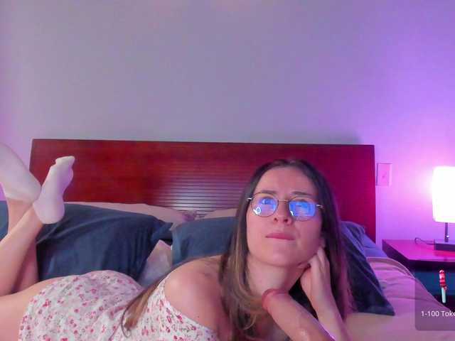 Saramiranda live cam on BongaCams