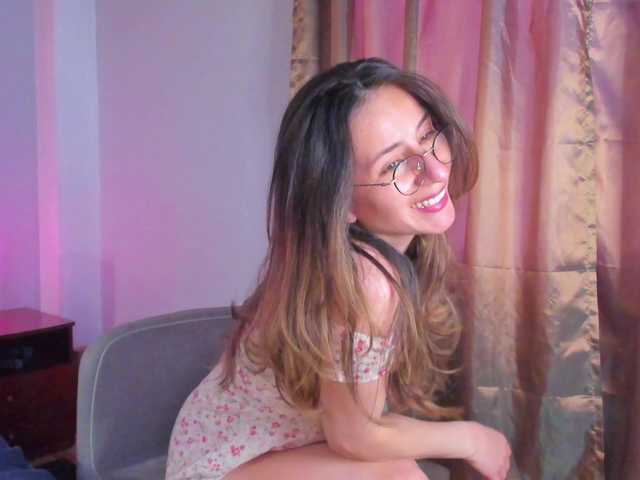 Saramiranda live cam on BongaCams