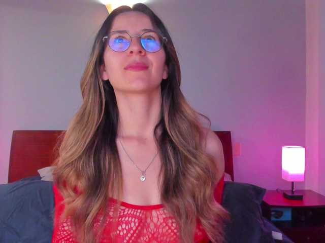 Saramiranda live cam on BongaCams