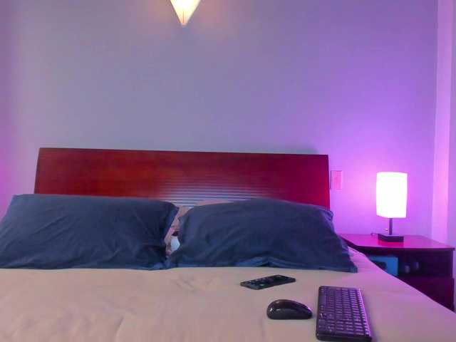 Saramiranda live cam on BongaCams