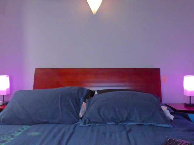 Saramiranda live cam on BongaCams
