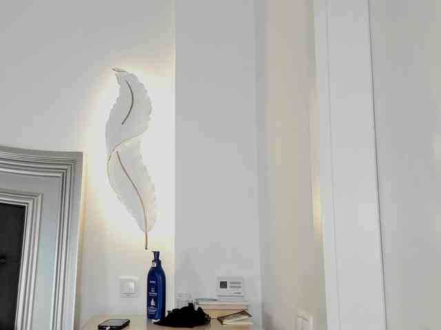 LaraKhaleesi webcam