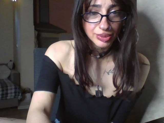 uwu-Monica live cam on BongaCams