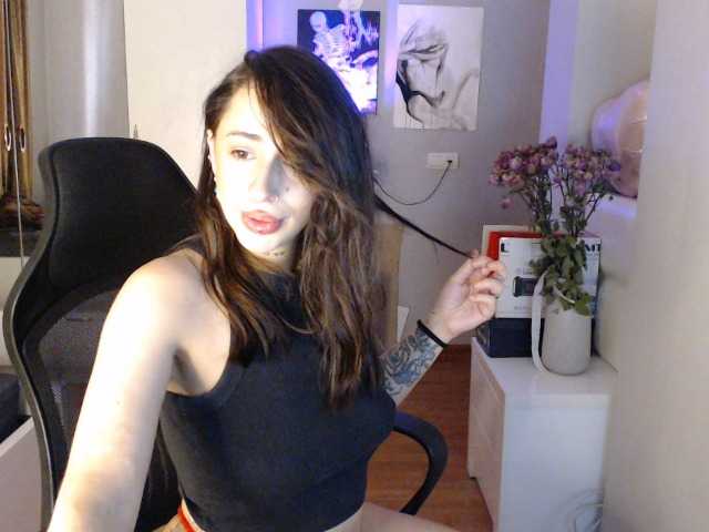 uwu-Monica live cam on BongaCams