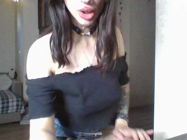 uwu-Monica live cam on BongaCams