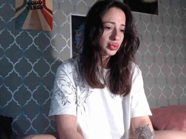 uwu-Monica webcam
