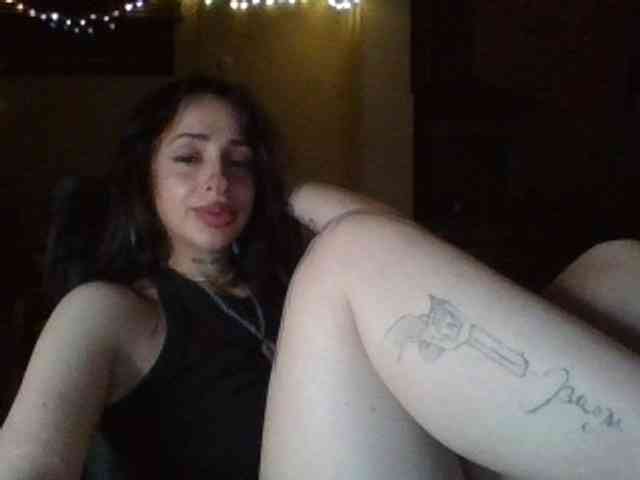 uwu-Monica webcam