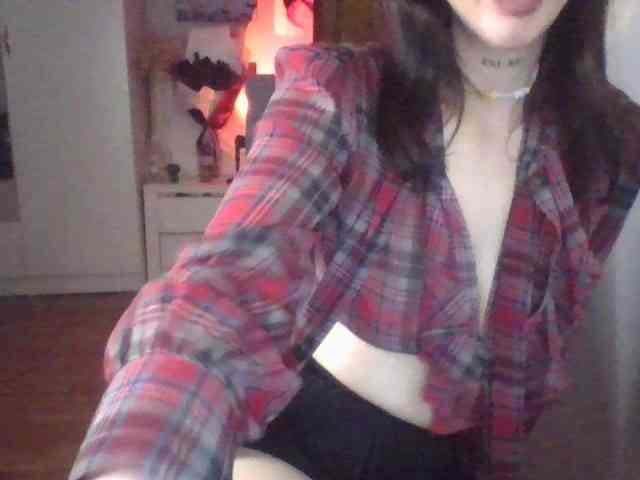 uwu-Monica webcam